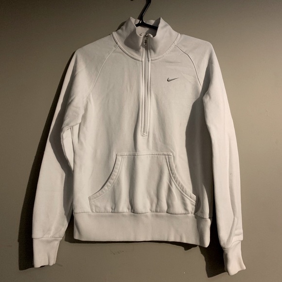 Nike Tops - ❄️4/25$❄️ Nike Sweater